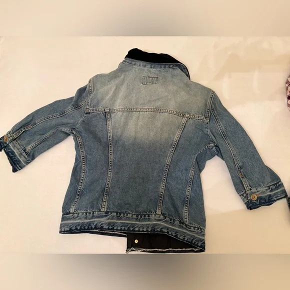 D&G by Dolce & Gabbana Women’s Denim Jacket with Black Velvet Collar - Picture 3 of 7